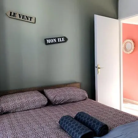 Joli T2 En Centre-ville De Rochefort (Charente-Maritime)